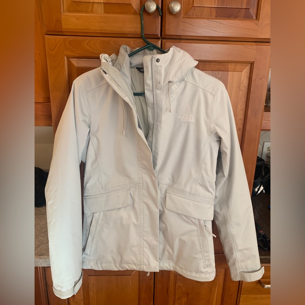 XS pale grey North Face women’s ski/snowboard jacket.